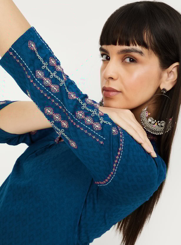 Women Embroidered Straight Kurta