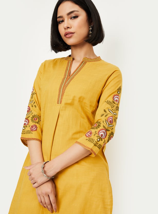 Women Embroidered Straight Kurta
