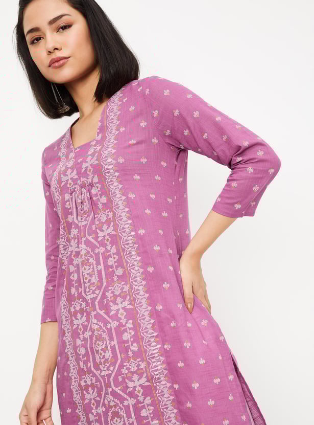 Women Embroidered Straight Kurta