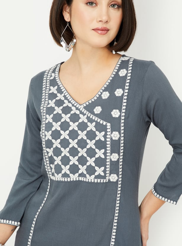 Women Embroidered Straight Kurta