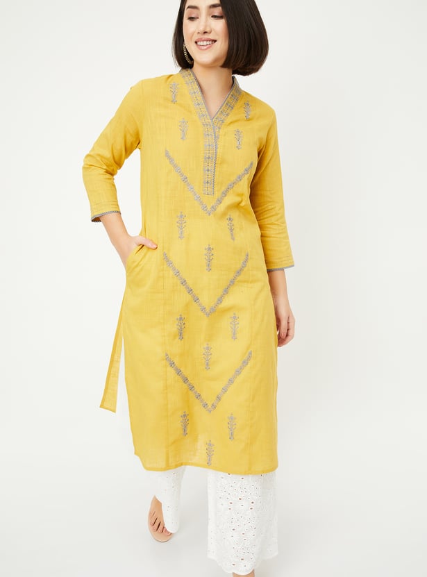 Women Embroidered Straight Kurta