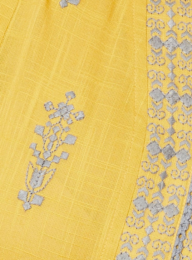 Women Embroidered Straight Kurta