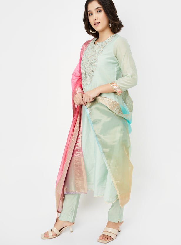 Women Embroidered Straight Kurta Set