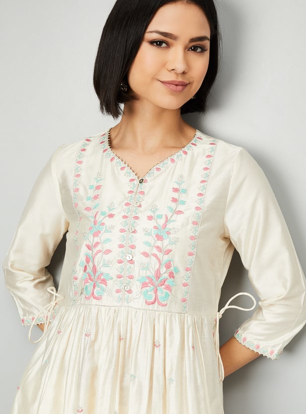 Women Embroidered Straight Kurta Set